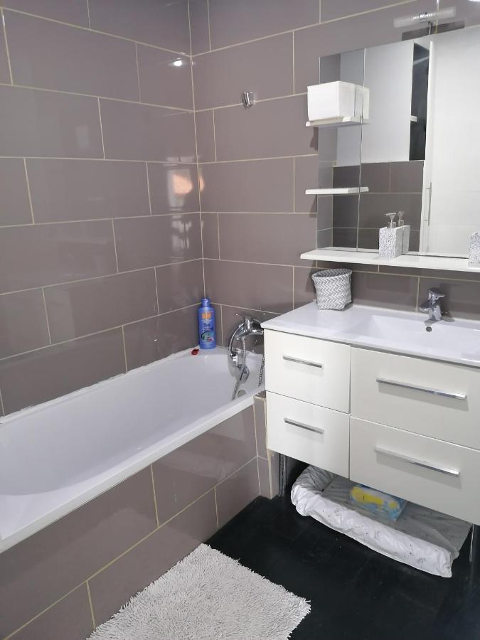 Appartement Meuble A Villeneuve Les Maguelone Luaran gambar