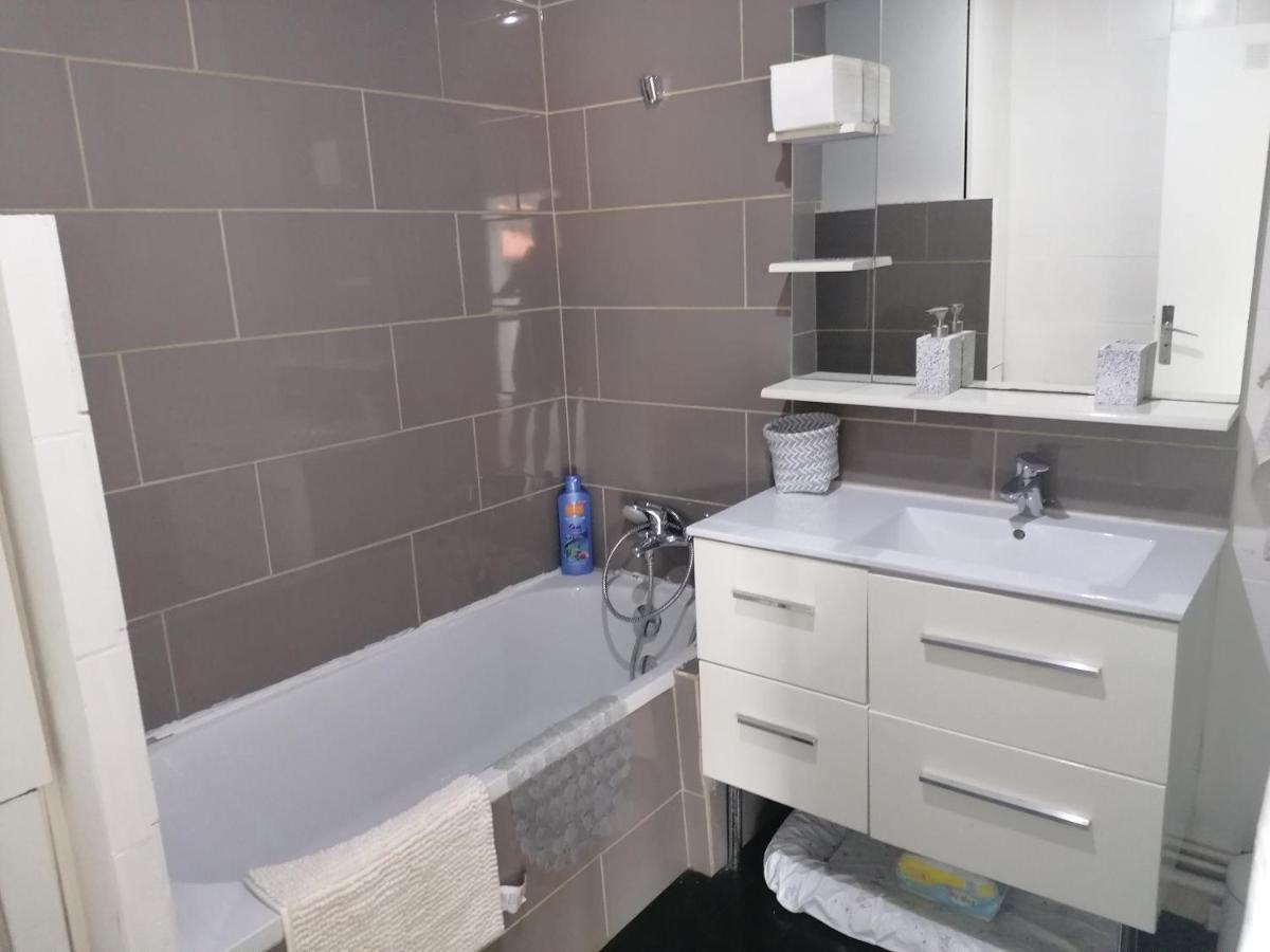 Appartement Meuble A Villeneuve Les Maguelone Luaran gambar